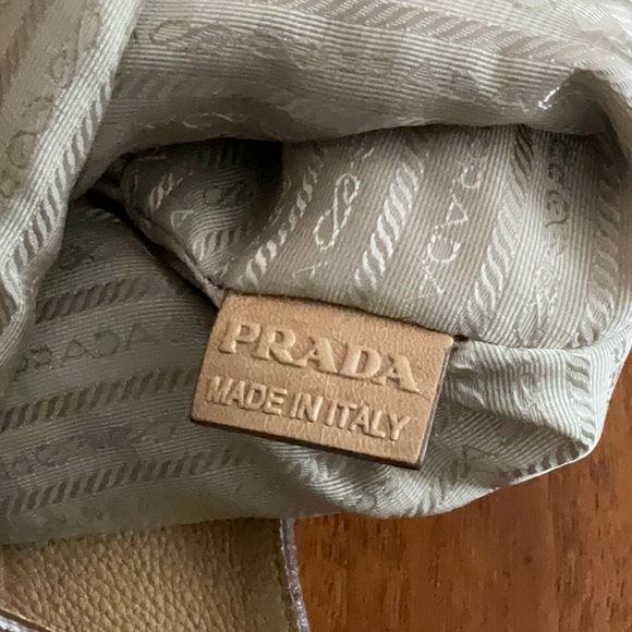 Soft pebble tan leather PradaHandbag - Picture 5 of 9